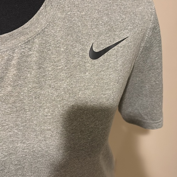 Nike T-Shirt - Picture 2 of 7